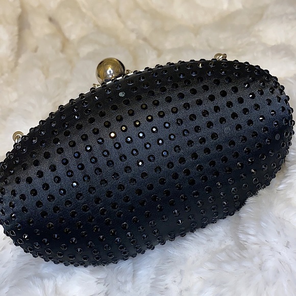 Swarovski Crystals Clutch with Silver Metal Chains - Picture 3 of 6